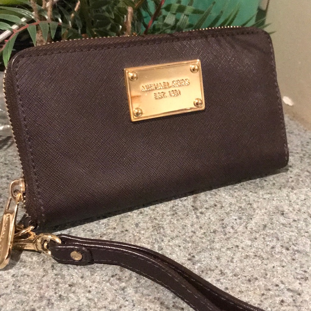 Michael Kors Wallet & Wristlet